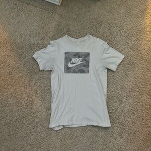 Men’s Nike t-shirt